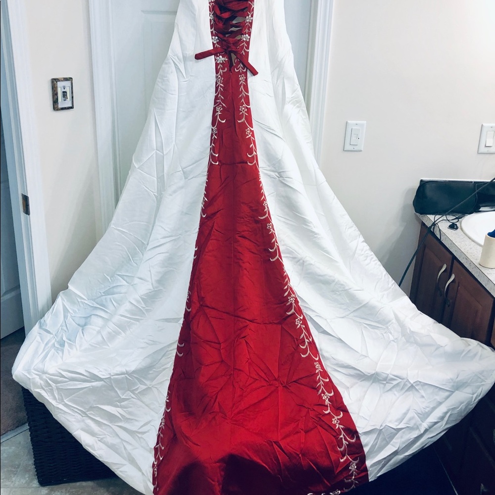 NWOT Custom Corset Wedding Gown **NEVER WORN**!!!!